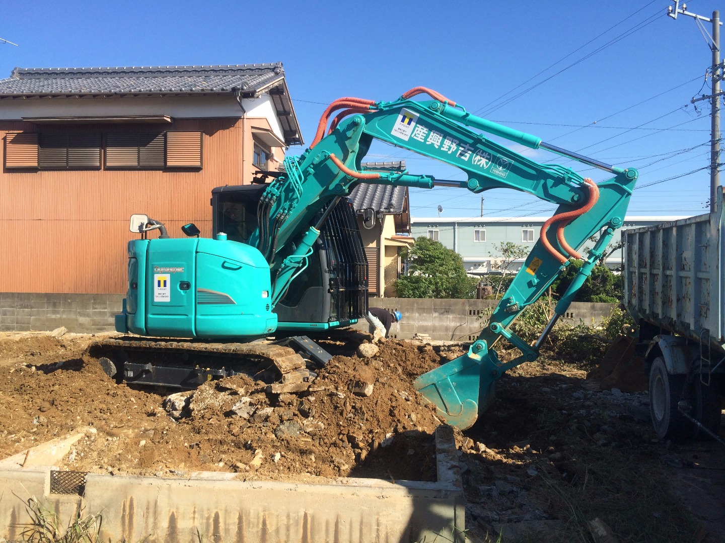 解体工事基礎撤去状況